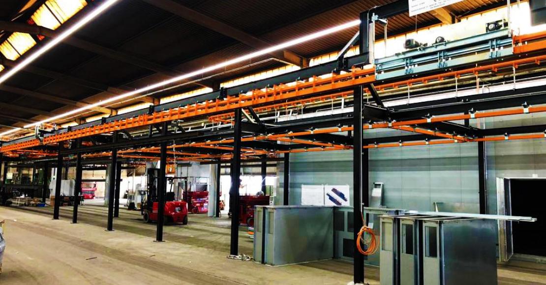 power and free, dropsecties, kettingbanen, kettingbaansysteem, monorailsysteem, GIS-takels, cleantrack, bovenloopkranen, zwenkkranen, intern transportsysteem, traversekranen, verdeelbrug, spuitrobots, peodercoatingstraat, poedercoatcabine, moffelovens, baden